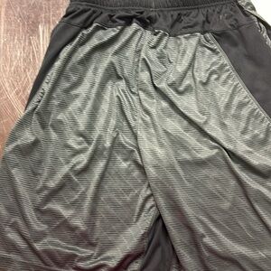 Nike DriFit  geometric print gray non smoking pet free home hardly worn size M